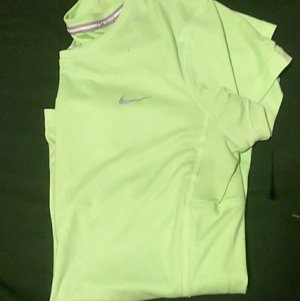 Nike Tee*